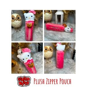 NIP-Hello Kitty Plush Zipper Pouch